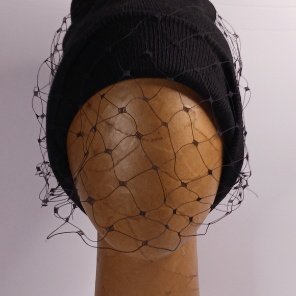 Elegant Black Veil Beanie main image 5